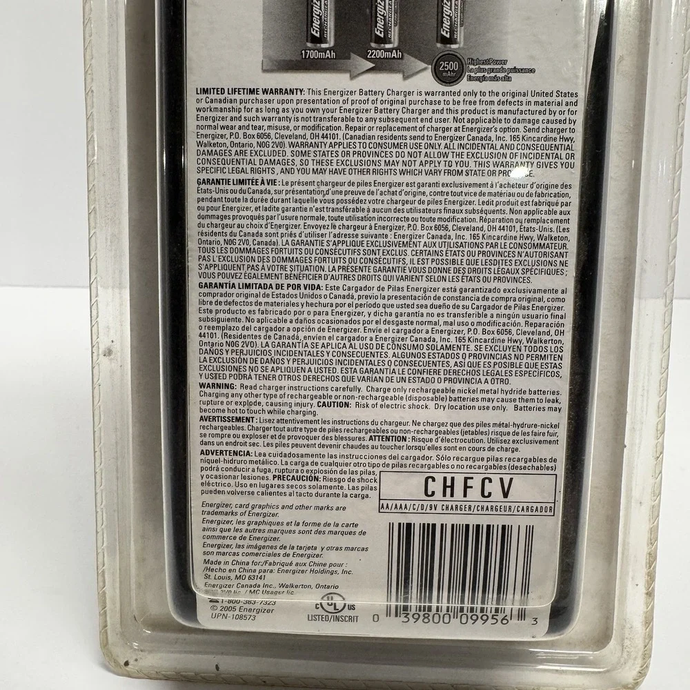 NEW Energizer Rechargeable Universal NiMH Battery Charger AAA, AA, C, D & 9V‎